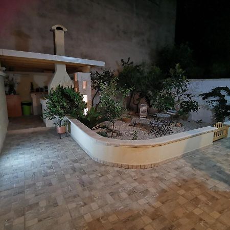 הוילה מונטלבאנו Casa Magnolia מראה חיצוני תמונה